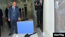 Министр оборонной промышленности Азербайджана Явер Джамалов, 2011