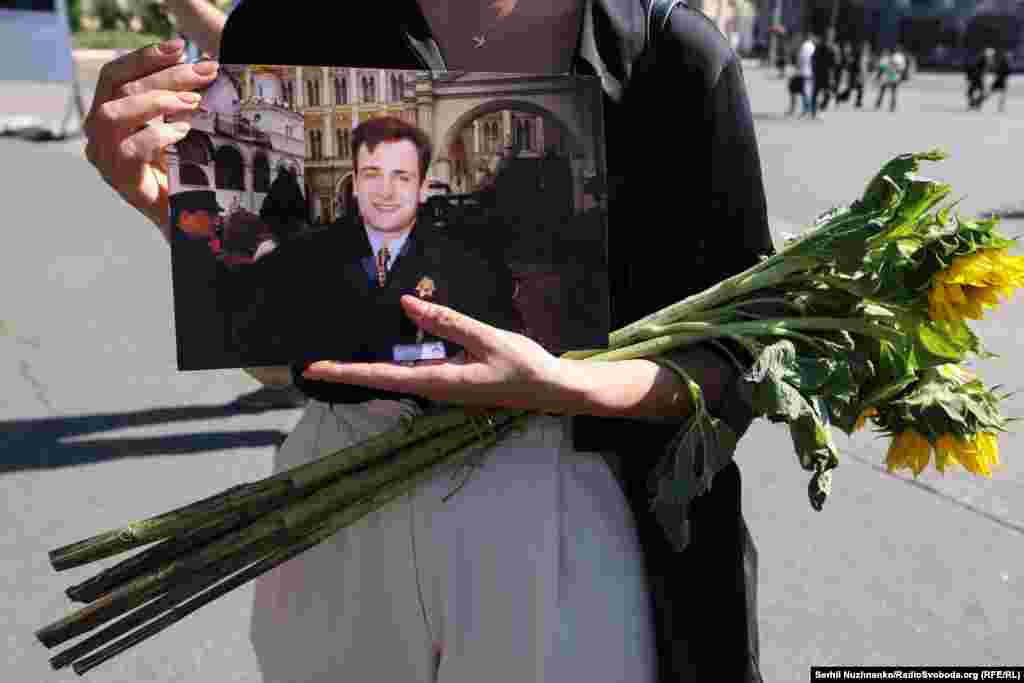 A temporary exhibition was opened in Podil, Kyiv, in memory of journalist Heorhiy Gongadze, who was kidnapped and killed in September 2000.