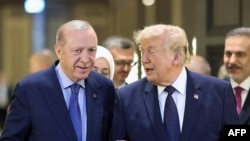 دونالد ترمپ رئیس‌جمهور ایالات متحده امریکا با رجب طیب اردوغان رئیس‌جمهور ترکیه