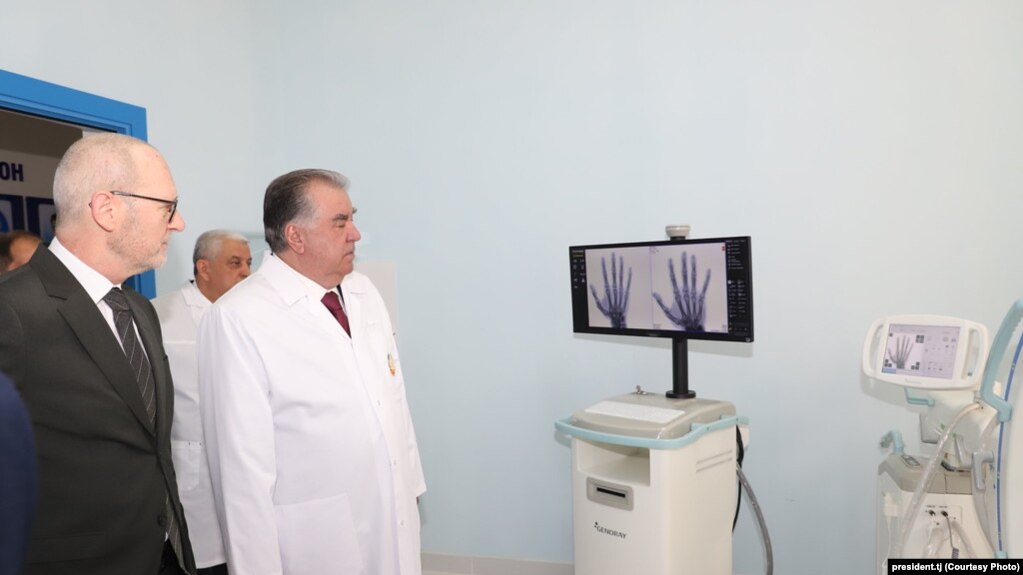 Олмон дар Ваҳдат беморхонаи кӯдаконаи зидди сил сохт