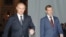 Путин һәм Медведев. Президент сулда. Әлегә