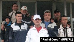 В 2011 году согласно закону об амнистии коллегия Верховного суда РТ освободила из-под стражи семерых сторонников опального полковника Махмуда Худойбердиева.