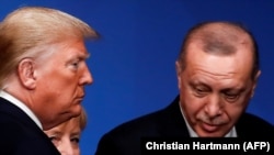 ABŞ-nyň prezidenti Donald Tramp we türk prezidenti Rejep Taýyp Erdogan telefonda gürleşdi.