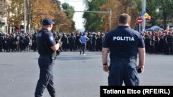 Cordoane de poliţie în timpul protestelor din 26 şi 27 august