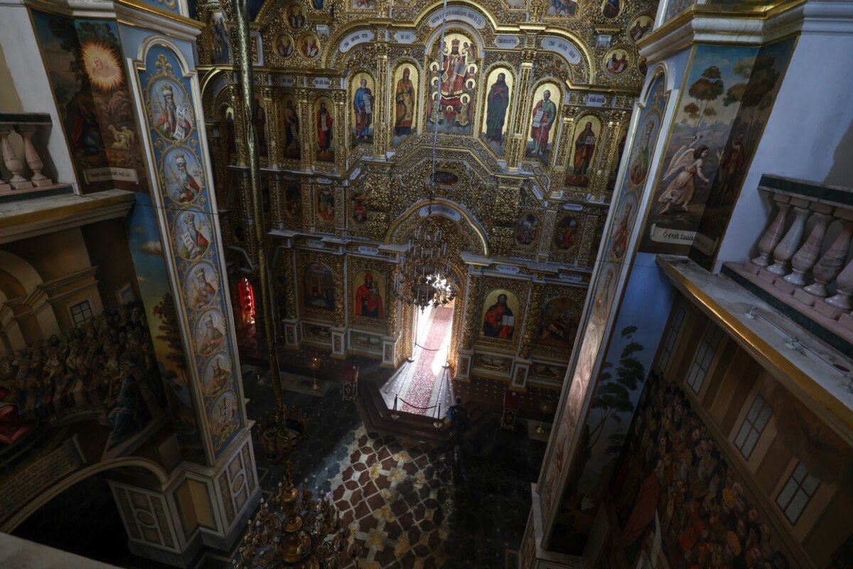 «Завдавши удару по Києво-Печерській лаврі, одній із найбільших святинь християнства, Путін назавжди вписав своє ім'я у список найгірших варварів в історії. Він має бути проклятим на віки. І він програє цю війну», –  <a href="https://www.facebook.com/andrij.sybiha/posts/pfbid0YwfJwaQakM8Vev3EhNor8PS55Y62ybJHq22pwQVFXbLBoBWec3PxmYTFq9VFLx8jl?locale=uk_UA" target="_blank" class="wsw__a">повідомив</a> міністр закордонних справ України Андрій Сибіга