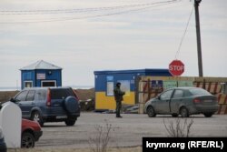 Чонгар, административная граница с Крымом, февраль 2015 года