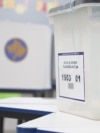 Glasačke kutije na biralištu u prvom krugu lokalnih izbora na Kosovu, 12. oktobra 2025.