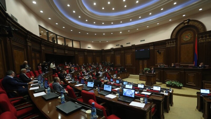 Ерменскиот парламент e распуштен, предстојат избори 