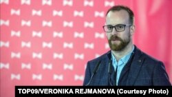 Gradonačelnik okruga Prag šest Ondrej Kolar tvrdi da su mu vlasti rekli da je ruski agent bio poslan da ga "likvidira".