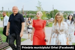 Vasile Bolea, președintele partidului „Renaștere”, Marina Tauber, fostă vicepreședintă a partidului Șor, și Tatiana Cociu, care a devenit primară din partea partidului Forța de Alternativă și Salvare a Moldovei, de Ziua Independenței la Orhei, 27 august 2024