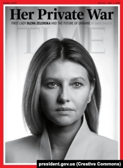 Портрет першої леді України Олени Зеленської з підписом «Її особиста війна» на обкладинці американського тижневика TIME, який взяв інтерв’ю в неї. Липень 2022 року