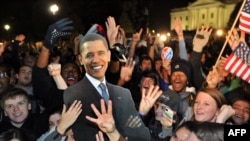 Slavlje pristalica Baraka Obame ispred Bele kuće u Washingtonu, 7. novembar 2012.
