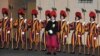 Швейцарские гвардейцы – охрана папы римского (архивный снимок)