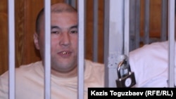 Құрманғазы Өтегенов "Шаңырақ ісі" бойынша сот кезінде. Алматы, 11 қыркүйек 2007 жыл.