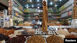 حکومت ټولو کاروباریانو ته ویلي چې احتیاطي لارښوونې عملي کړي.