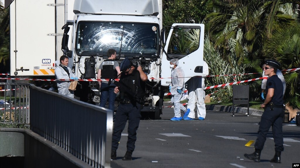 France Charges Five Accomplices Of Truck Driver With Terrorism The Truck Used To Mow Down And Kill 84 Bastille Day Revelers On Famous Promenade
