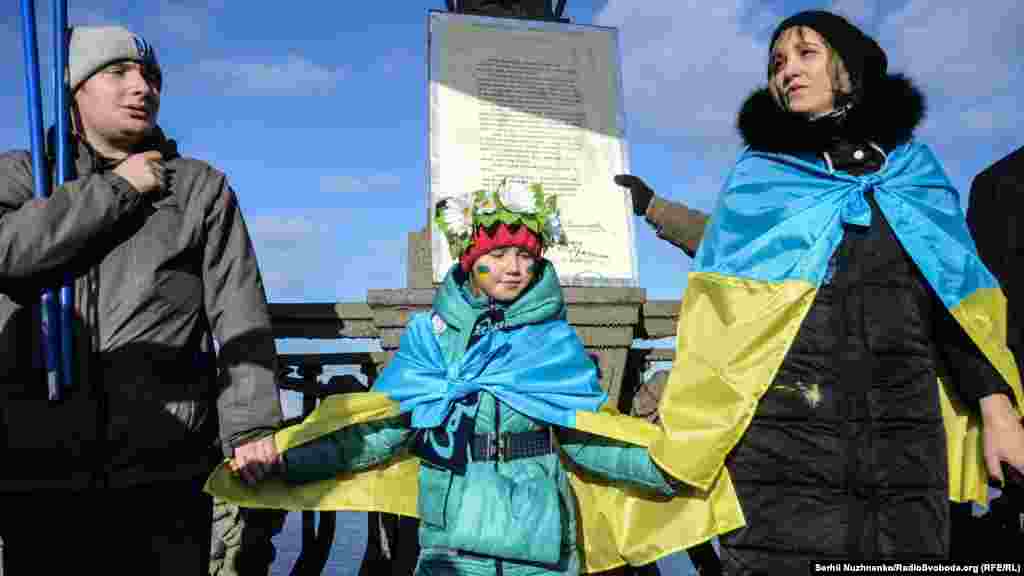 У День Злуки &ndash; тримаємось за руки