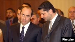 Второй президент Армении Роберт Кочарян, премьер-министр Армении Тигран Саргсян