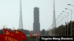 Ракета Long March 5 із космічним кораблем Chang'e-5 стартувала з космічного центру «Веньчан» у південній острівній провінції Хайнань 24 листопада
