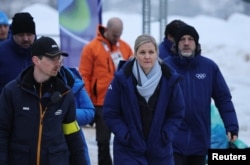 ХОК президенті Кристи Ковентри Гераскевичпен кездесуге келген сәт. Кортина. 12 ақпан 2026 жыл.