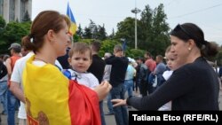 Кишиневтің орталығында палатка тігіп наразылық танытып жатқан шерушілер. Молдова, 10 қыркүйек 2015 жыл.