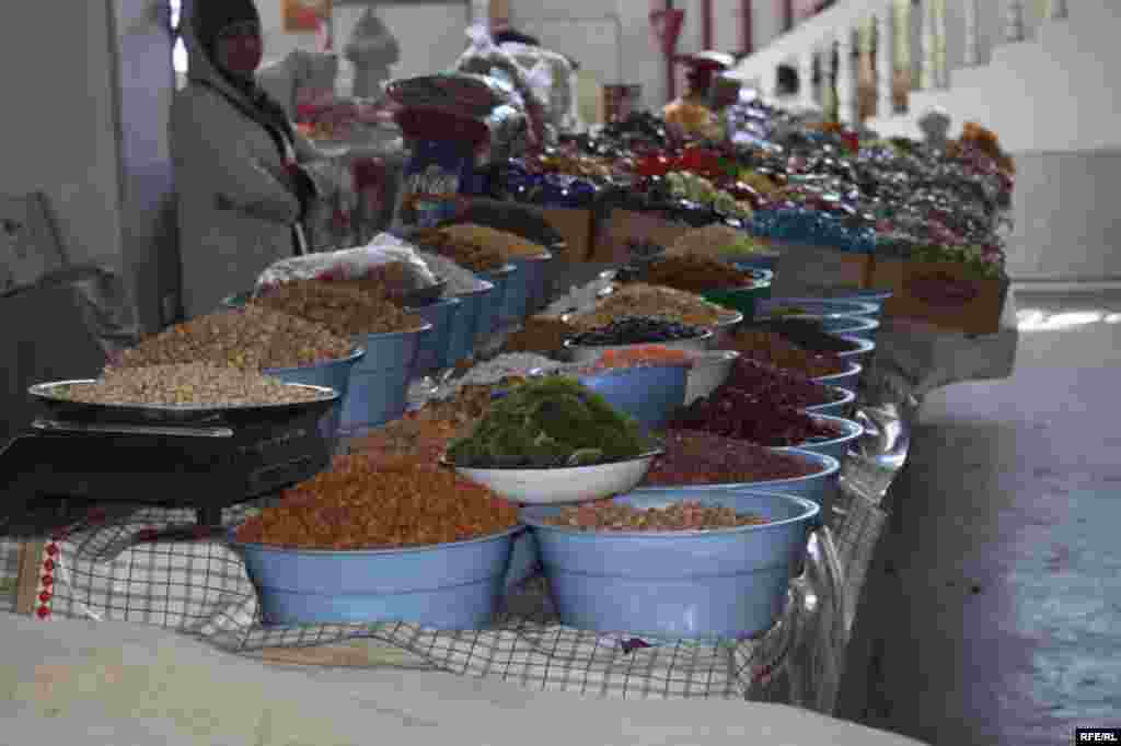 Дар орзуи арзонӣ #79