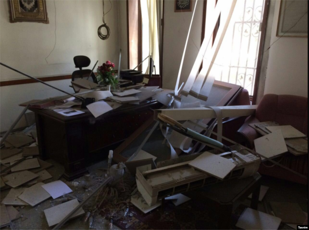 خبرگزاری ایرنا این تصویر را از محل سکونت سفیر ایران در نزدیکی محل انفجار منتشر کرده&zwnj;است