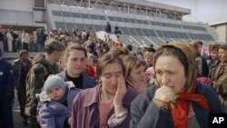 Izbjeglice iz zaštićene zone Srebrenica, Tuzla 1993.