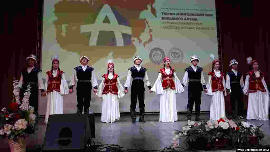 Кыргызские студенты в АГУ после их выступления на концерте. 12.9.19.&nbsp;