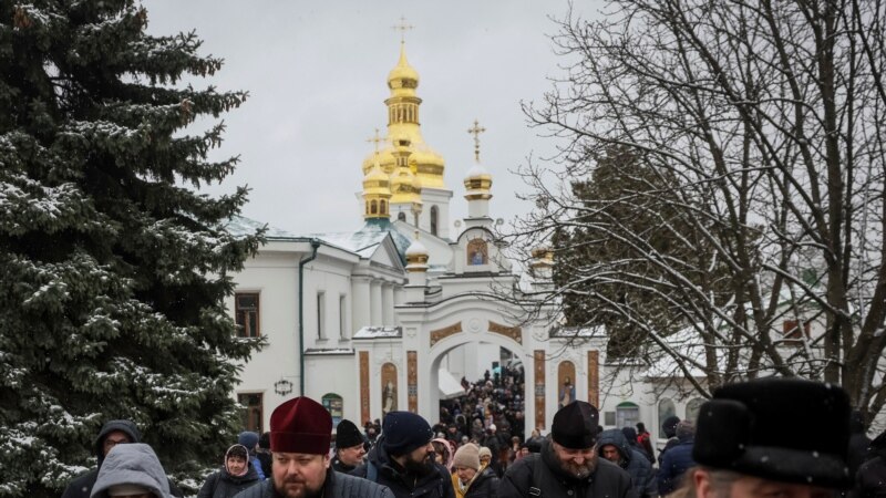 Credincioșii, adunați la mănăstirea pro-rusă din Kiev amenințată cu evacuarea