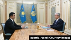 Президент Казахстана Касым-Жомарт Токаев принимает председателя правления холдинга «Байтерек» Рустама Карагойшина. 23 декабря 2025 года