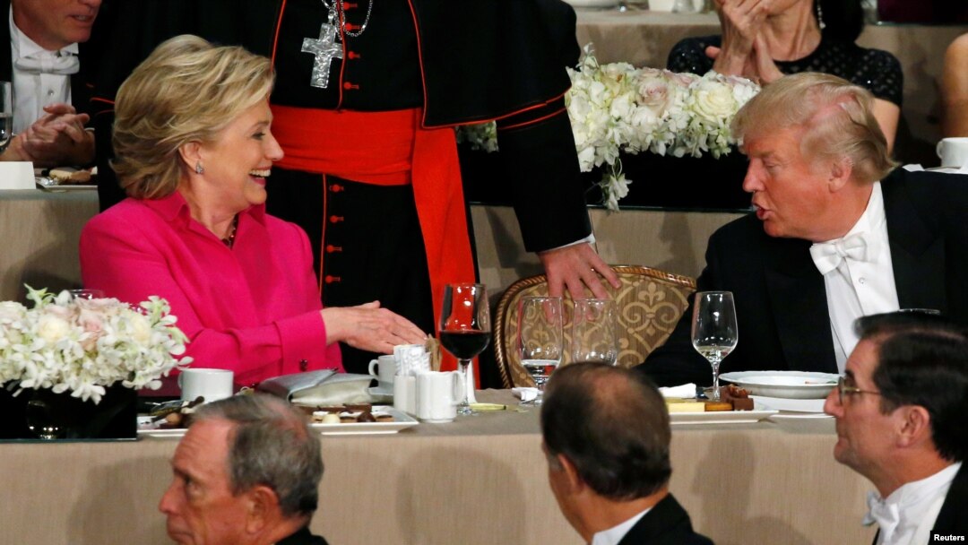 Kandidati za predsjednika SAD Hillary Clinton i Donald Trump na dobrotvornoj večeri u New Yorku, 20. oktobra 2016.