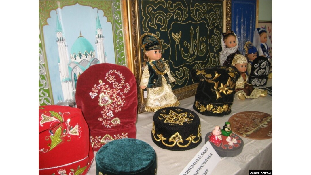 Бәйгедә катнашучыларның кул эшләре