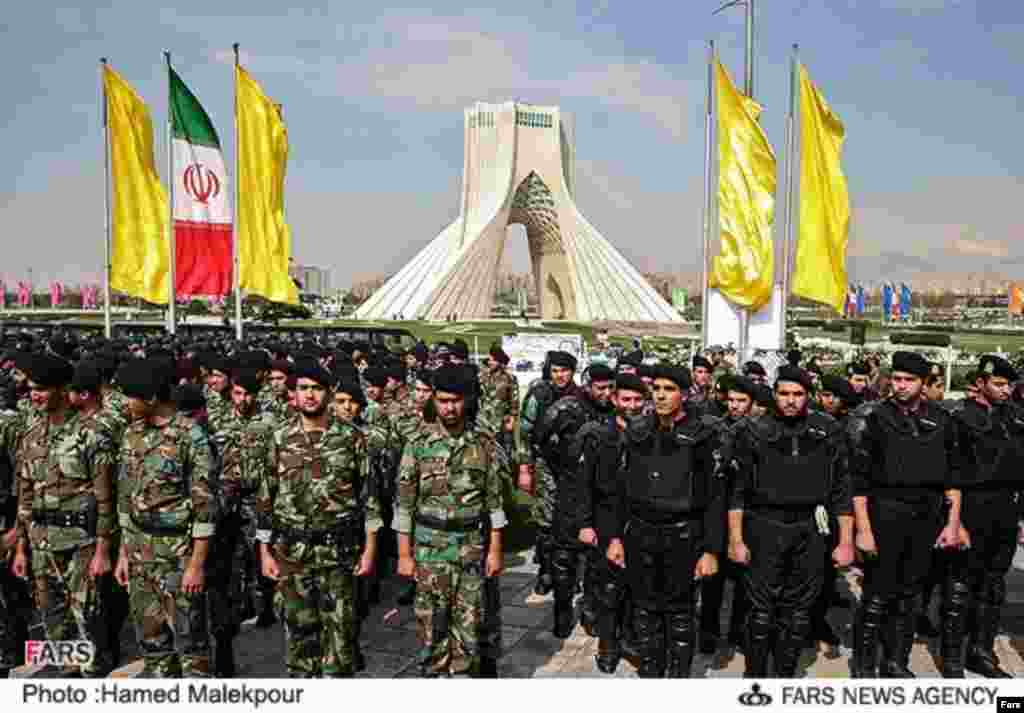 Иран.Парад иранской полиции