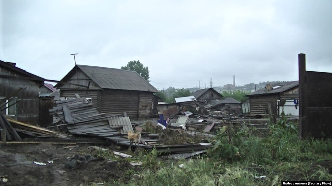 Муж не делает ремонт живем в сарае