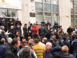 Дальнобойщики у здания правительства. Кишинёв, ноябрь 2019