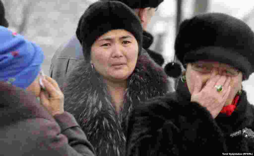 Среди пострадавших были семьи, в которых ребенок лишился родителей. Были взрослые, потерявшие детей.