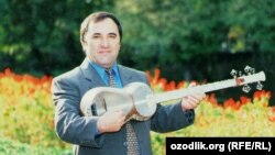 Известный исполнитель узбекских народных песен Махмуджон Азимов.  