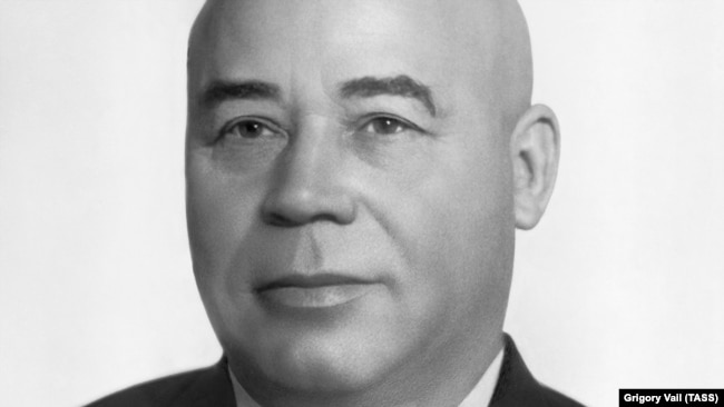 За надто проукраїнську позицію з посади було усунуто Петра Шелеста, першого секретаря ЦК КПУ у період 1963–1972 років. Фото 1964 року
