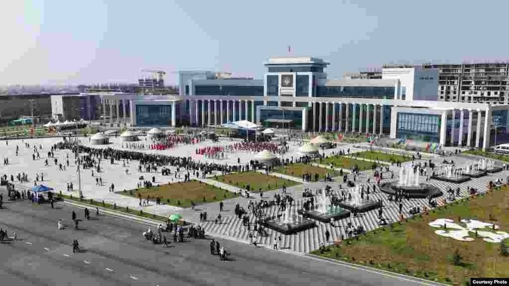 Манас шаары. 