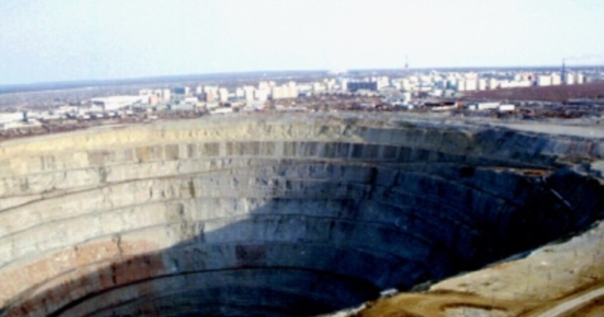 Russian PM Vows Support For Diamond Miner Alrosa
