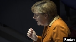 Ангела Меркел дар Бундестаг суханронӣ мекунад