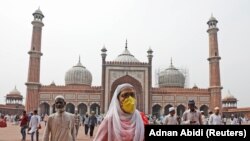 Tadž Mahal, jedna od turističkih atrakcija u Indiji 