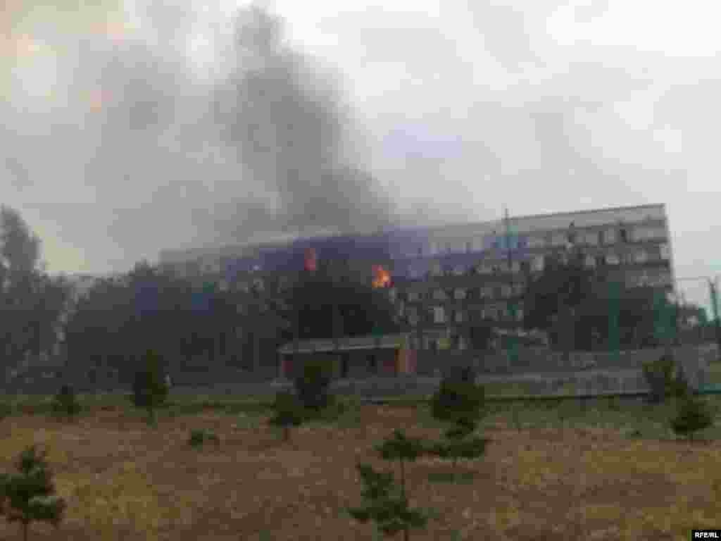 Koba Liklikadze, a correspondent for RFE/RL's Georgian Service, reporting from the Georgian city of Gori on August 9 - "My colleagues from Ajara TV and Radio Imedi and I took a car to the entrance of the city. Close to the artillery base (located near the city limits), we saw a dreadful sight."