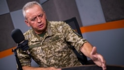 Колишній начальник Генерального штабу ЗСУ Віктор Муженко у студії Радіо Свобода. Київ, 22 серпня 2019 року