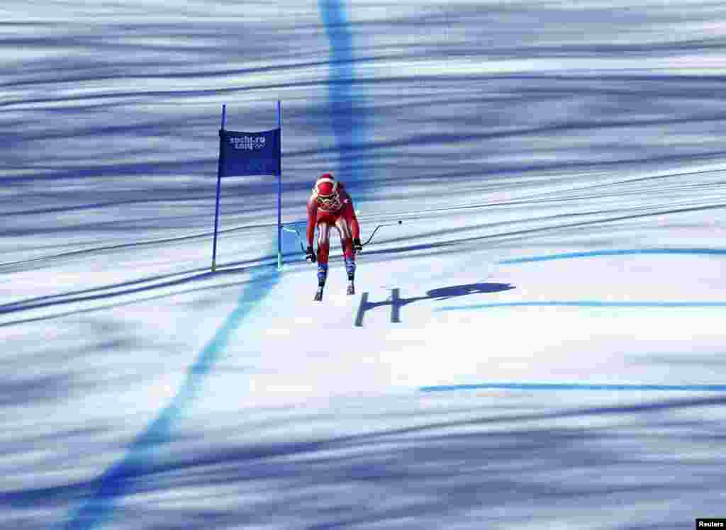 В скоростном спуске на горных лыжах первое место поделили между собой словенка Тина Мазе и швейцарка Доминик Гизин (на фото).