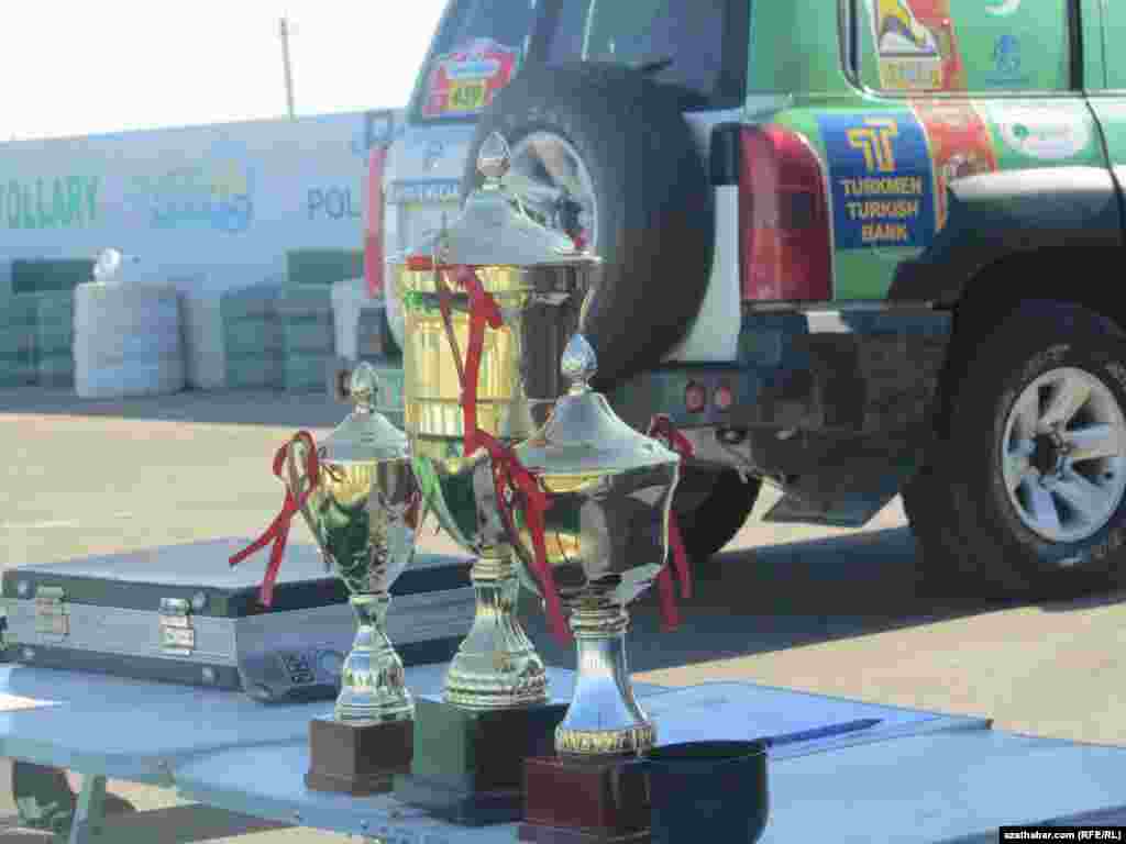 Turkmenistan -- Car race in the capital Ashgabat