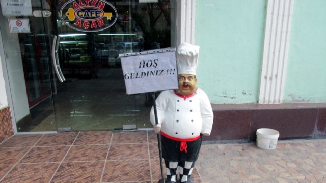 Diňle: Lebaply telekeçiler: Et ýeter-ýetmezçiligi we gymmatçylygy telekeçilik işimize zarba urýar Diňle: Lebaply telekeçiler: Et ýeter-ýetmezçiligi we gymmatçylygy telekeçilik işimize zarba urýar