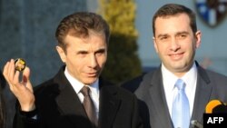 Грузинский премьер призвал западных политиков не бросать его страну на произвол судьбы, предложив им включиться в процесс реформирования Грузии