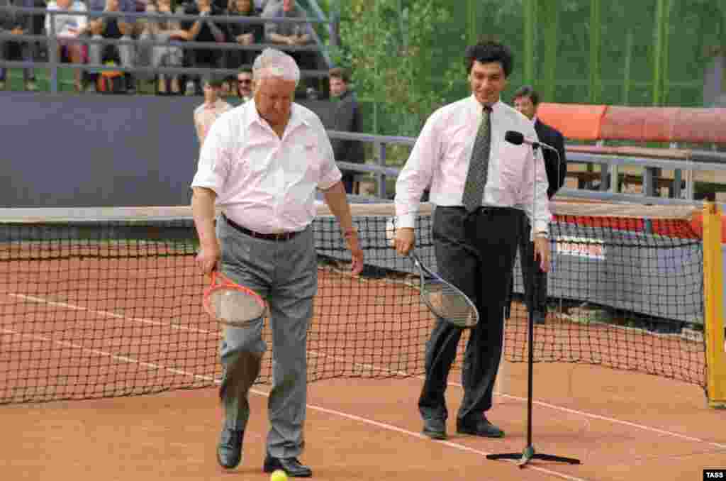 Нижний Новгород. Президент России Борис Ельцин и Борис Нецов на теннисном корте. 1994 год.&nbsp;&nbsp;